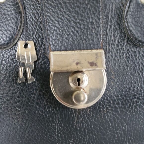 EUC Pebbled Leather Medical Doctor's Bag Double Handles Locking Case 2 Keys Vtg - Picture 2 of 12